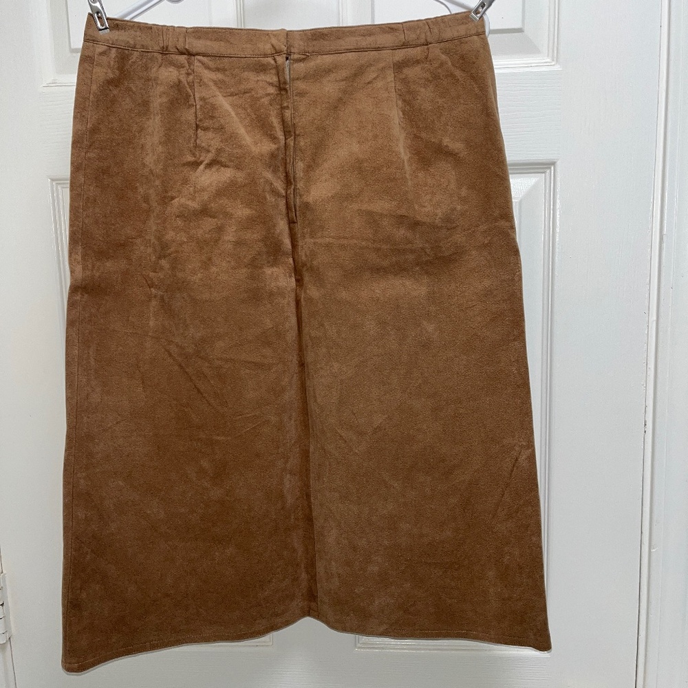 Women's Suede Skirt and Coat 10 - Picture 6 of 16